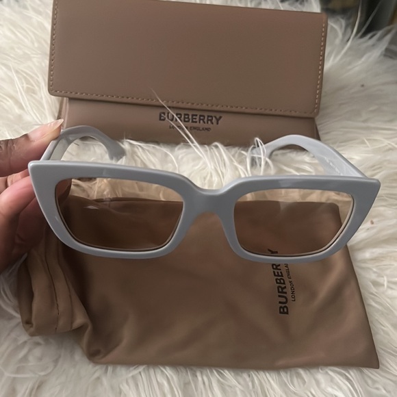 Authentic Grey Burberry Sunglasses - Picture 6 of 6